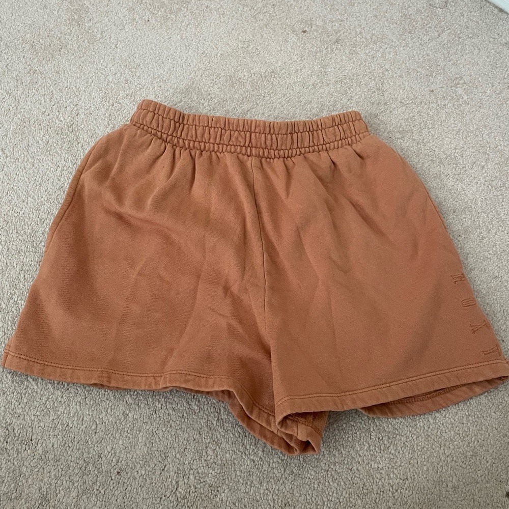 xs tan roxy shorts with pockets